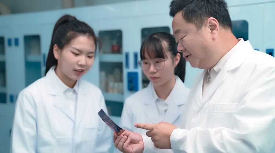  ��־�����з�ְԱ����